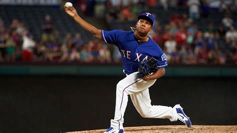 Rangers reliever José Leclerc on 15-day injured list with sprained right ankle
